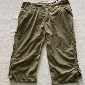 Mountain Hardware hiking shorts sz 8